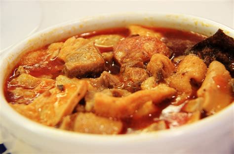  Callos à la Madrileña: Une Symphonie Savoureuse de Tripes et de Chorizo au Cœur Vibrant de Valladolid!