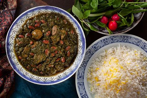  Khoresht-e Ghormeh Sabzi: Un voyage gustatif à travers les herbes aromatiques et la tendresse de l'agneau !