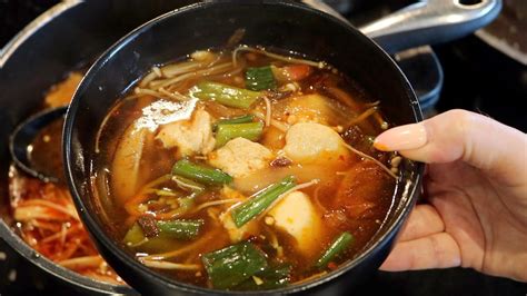  Le Soupe de Tofu à la Longyan: Savoureux réconfort avec une texture veloutée et parfumée